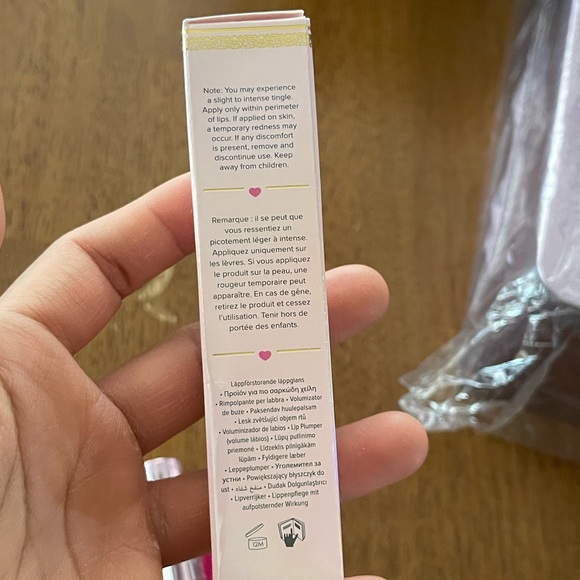 NIB Too Faced Lip Injection Maximum Plump Extra Strength Lip Plumper Gloss - Picture 10 of 10